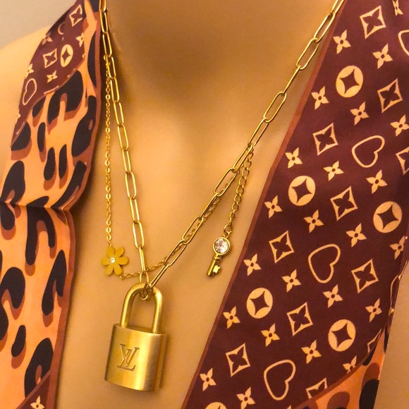 Repurposed Aunthentic Louis Vuitton padlock with New Stainless steel necklace. - Picture 4 of 7